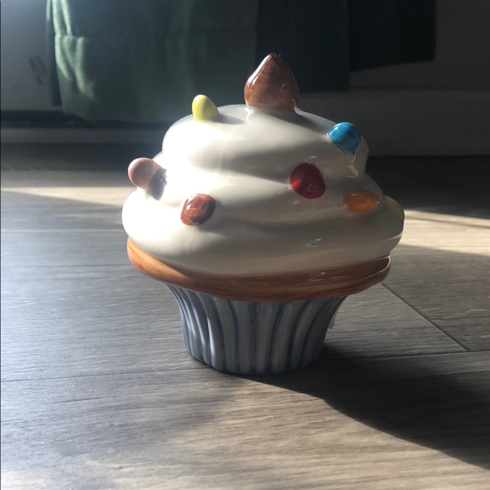 Ceramic Cupcake Trinket Box